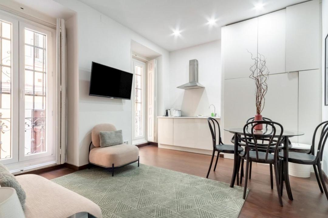 2 Bedrooms 2 Bathrooms Furnished - Malasana - Bright Stylish - Mintystay Madrid Ngoại thất bức ảnh